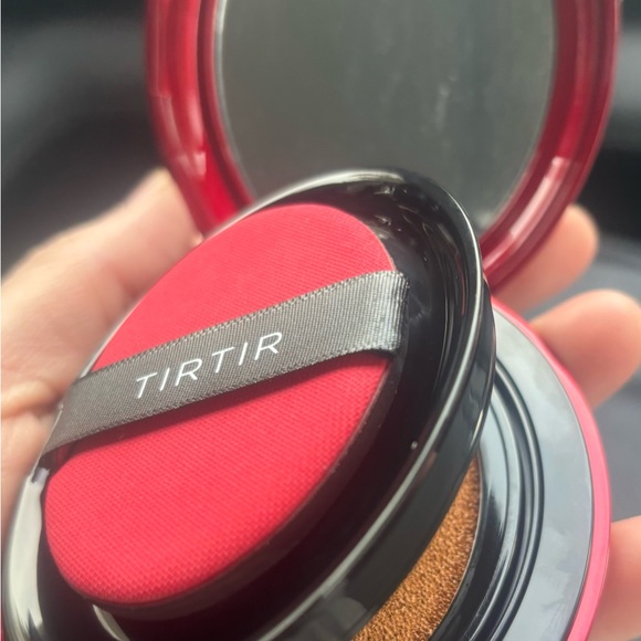 TIRTIR Red Makeup Foundation - Picture 2 of 6